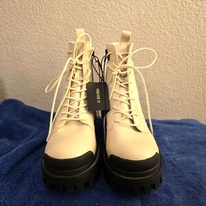 Shoes/Booties size 7US Forever21 Cream color